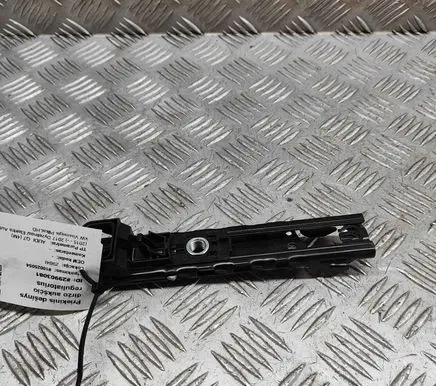 Audi Q7 4M Seat belt height adjuster 4M0857819