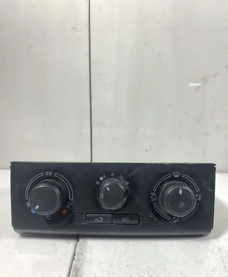 Skoda Fabia Mk2 (5J) Climate control unit 5J0820045