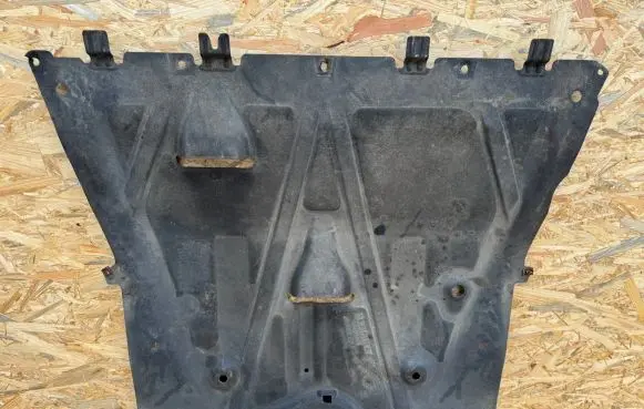 Renault Captur II Engine splash shield/under tray 758905940R 758904300R