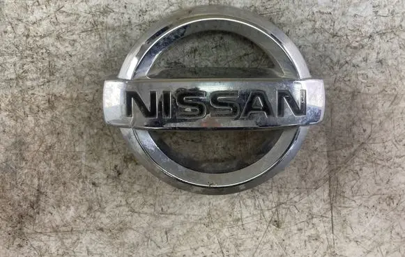 Nissan Navara D40 Manufacturer badge logo/emblem 62890eb300 Nse0021011