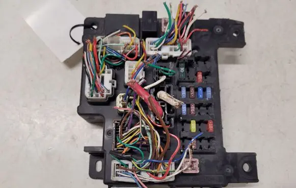 Mitsubishi Outlander Fuse module 8637A319 519087A18