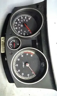 Opel Zafira B Speedometer (instrument cluster) 13225990