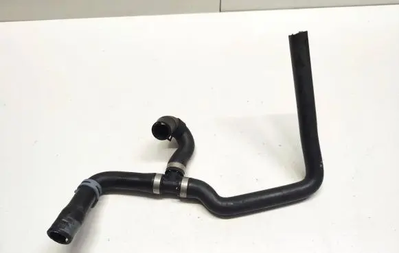 Coolant pipe/hose