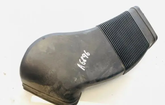 Audi A4 S4 B5 8D Air intake hose/pipe 8d0129617e