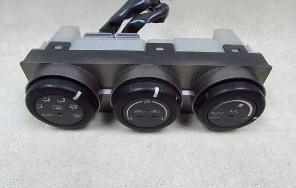 Nissan X-Trail T30 Climate control unit 27500EQ310 56089