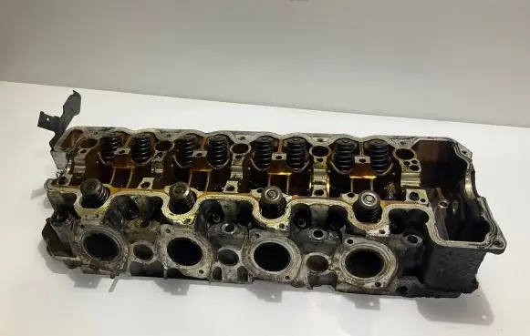 Mercedes-Benz E W211 Engine head 