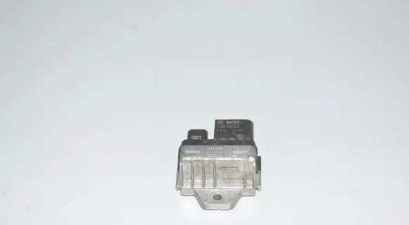 Glow plug pre-heat relay