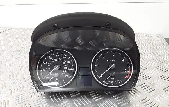 Speedometer (instrument cluster)