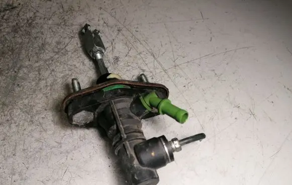 Toyota Avensis T270 Clutch master cylinder 3142002051