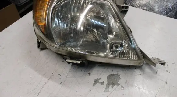 Toyota Hilux (AN10, AN20, AN30) Headlight/headlamp