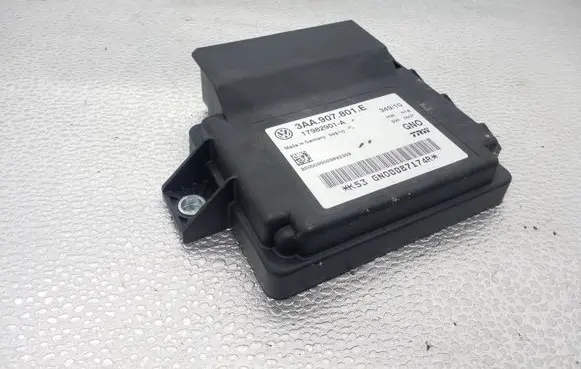 Volkswagen Tiguan Hand brake control module 3AA907801E 17982901A