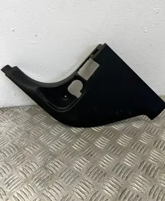 Foot area side trim