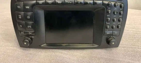 Mercedes-Benz SL R230 Radio/CD/DVD/GPS head unit A2308200589