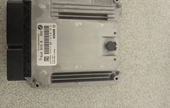 BMW 5 F10 F11 Engine control unit/module 8518479 030038416 0281018611
