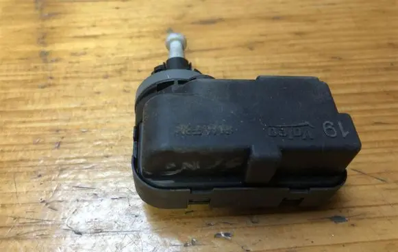 Seat Leon (1P) Headlight level adjustment motor 5P0941295