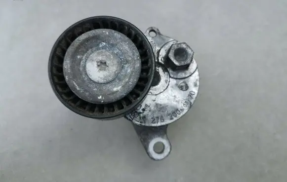 Mercedes-Benz ML W166 Generator/alternator belt tensioner A2762000370