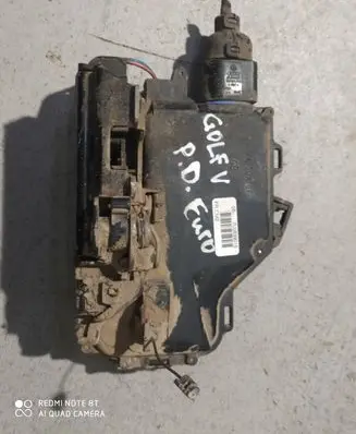 Volkswagen Golf V Rear door lock 7L0839015