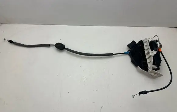 Ford Mustang VI Front door lock FR3B63219A64AP