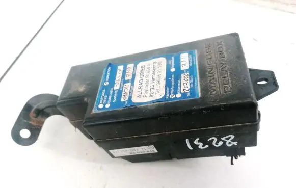 Subaru Forester SF Fuse box set 82231FC002 109070