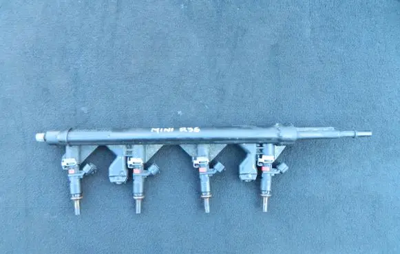 Mini One - Cooper R50 - 53 Fuel main line pipe 7575646