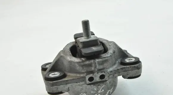 Land Rover Range Rover Sport L494 Engine mount bracket