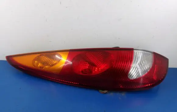 Nissan Almera Tino Rear/tail lights 26555-BU201