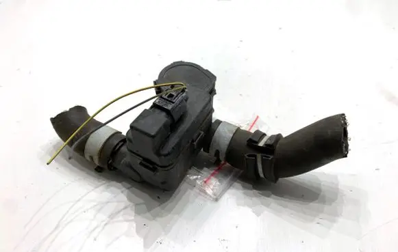 Volkswagen Touareg II Oil filter mounting bracket 7PP819810A
