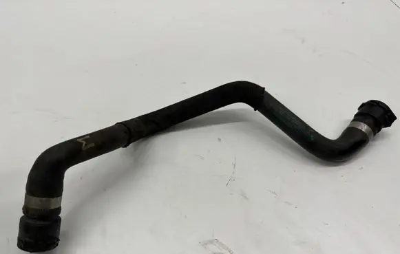 BMW 5 G30 G31 Engine coolant pipe/hose 8572908