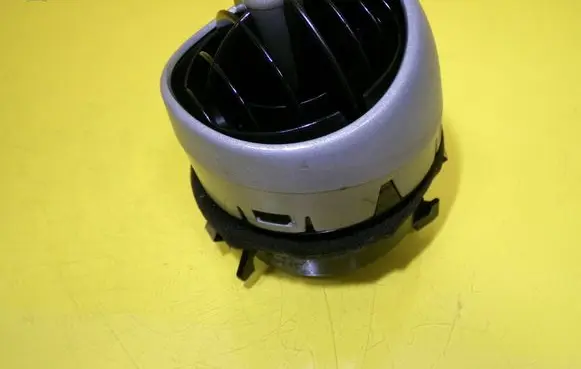 Smart ForFour I Dash center air vent grill MR951837