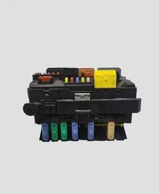 Citroen DS3 Fuse module 9667199680