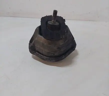 BMW 5 E60 E61 Engine mount bracket