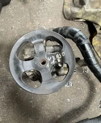 Toyota Avensis Verso Power steering pump