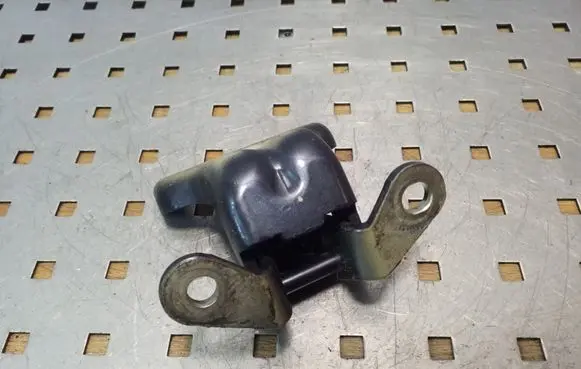 Opel Antara Rear door upper hinge