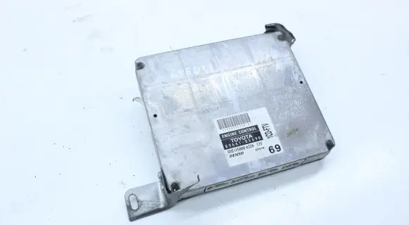 Toyota Avensis T250 Engine control unit/module 2393324003