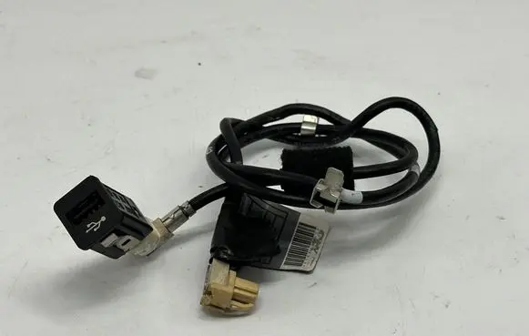 BMW X5 E70 USB socket connector 9196797 61319167196 9167196