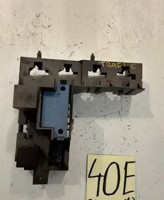 Renault Trafic II (X83) Relay mounting block 6006004723