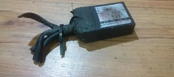 KIA Carnival Headlight ballast module Xenon 90049007h13
