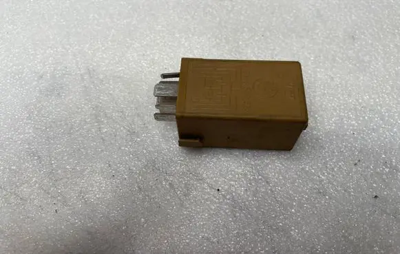 BMW 5 E60 E61 Window control relay 61368384505 V23141B3001X15