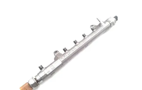 Volkswagen Touran II Fuel main line pipe 03L130089B 03L906054A