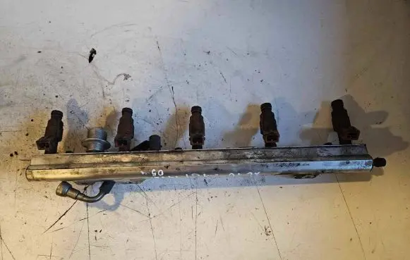 Volvo XC70 Fuel main line pipe 9202710 0022146