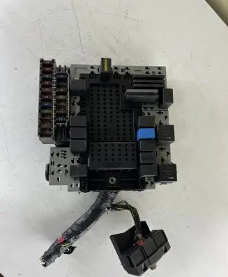 Volvo XC90 Fuse module 08696040