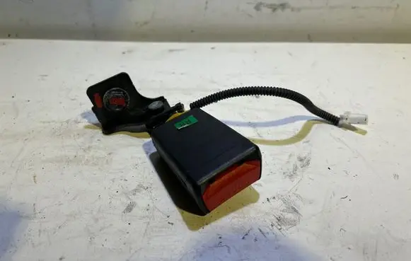 KIA Ceed Rear seatbelt buckle 20141016