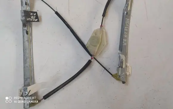 Citroen C4 I Picasso Front window lifting mechanism without motor 9682493680