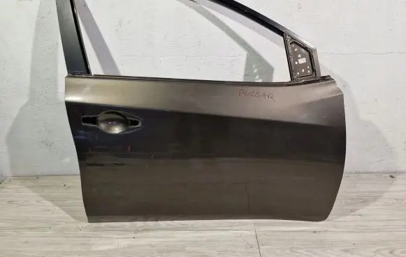 Nissan Pulsar Front door H01003ZLMC