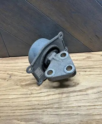 Opel Meriva B Engine mount bracket 511671286 13159994 904121445
