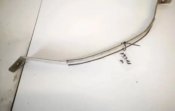 Fuel tank mounting bracket