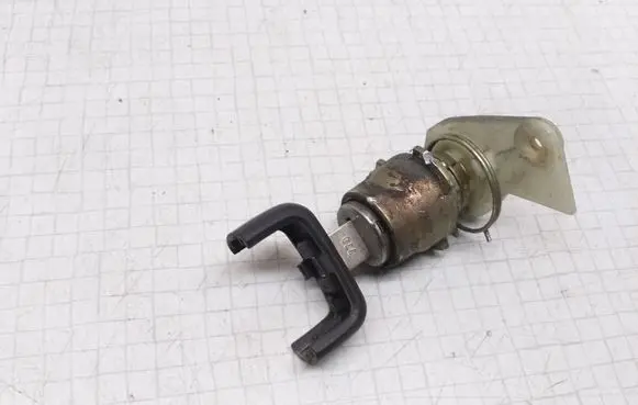 Opel Astra G Coupe door lock (next to the handle) 