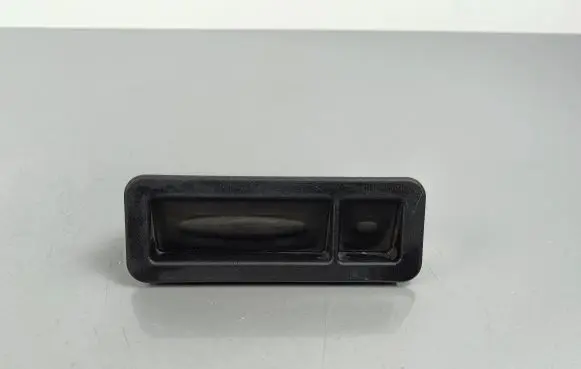 Tailgate opening switch