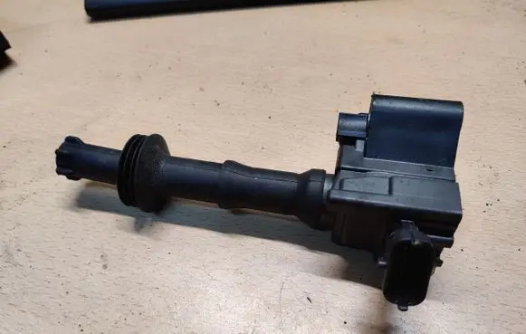 Citroen C3 Aircross High voltage ignition coil 9808653680