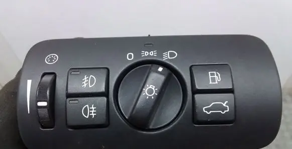 Volvo V70 Light switch 30739414